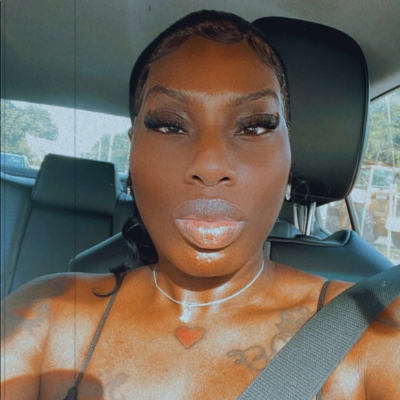 Meet your Posher, Kiera - Picture 1 of 1